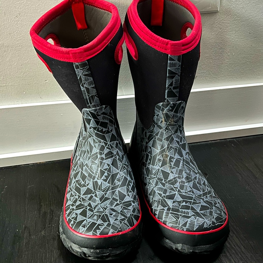 Kids Bogs Pull-on Snow Boot black/red